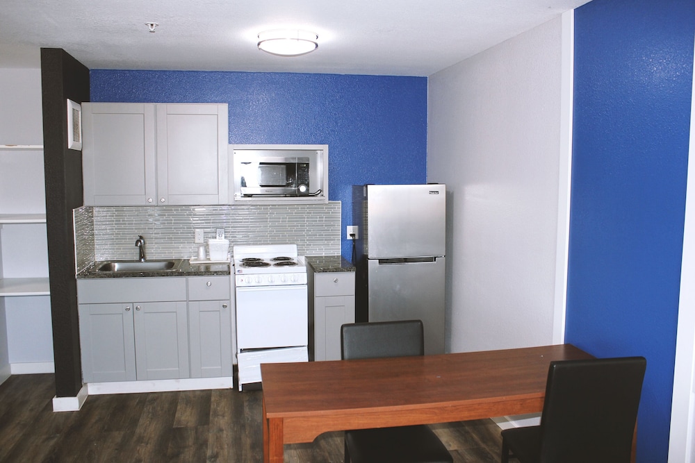 Coratel Inn & Suites Inver Grove Heights 27/32