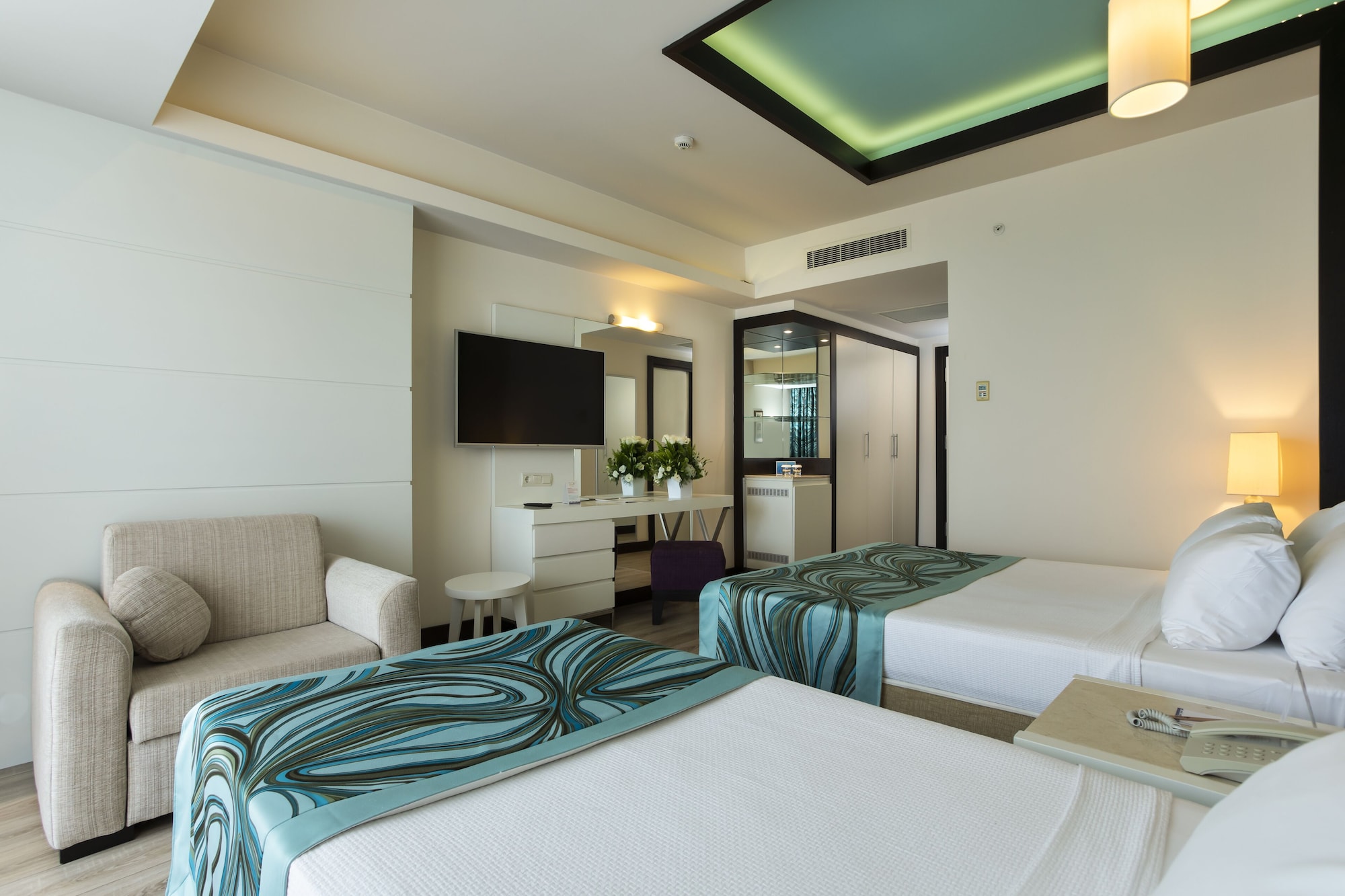 Standard, 1 Double and 1 Single Bed, Murphy Bed, Land View، Orange County Alanya 5/10