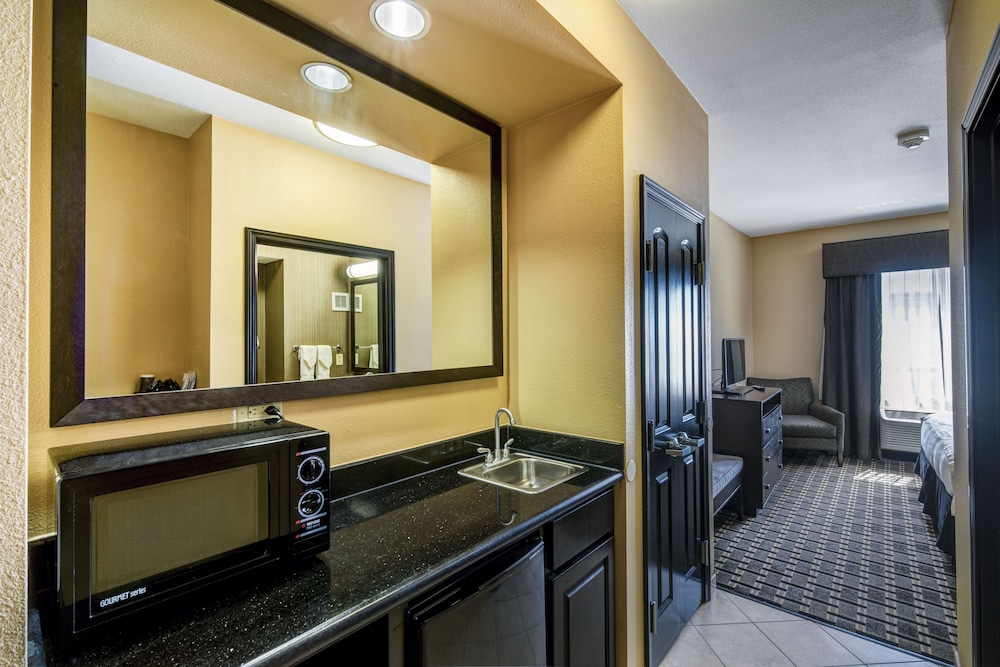 Holiday Inn Arlington Ne Rangers Ballpark 31/69