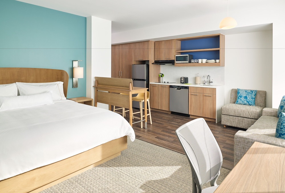 STUDIO, SUITE, KING BED, SOFA, ACCESSIBLE