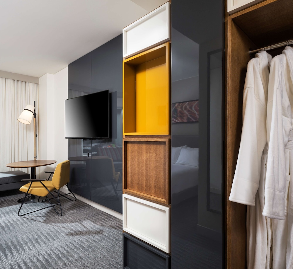 Hyatt Regency Bloomington Minneapolis 27/72