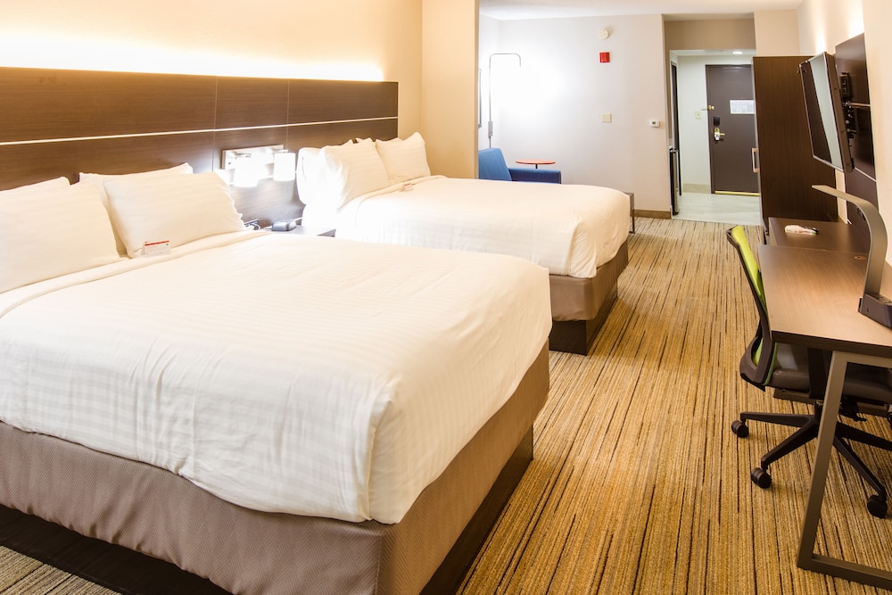Holiday Inn Express Hotel Suites Harriman 26/53