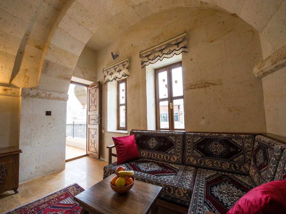 Lucky Cave Cappadocia 30/50
