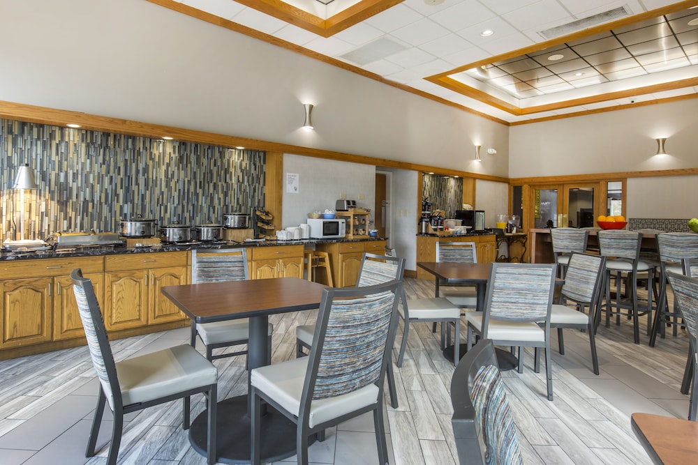 Greenstay Hotel and Suites 53/69