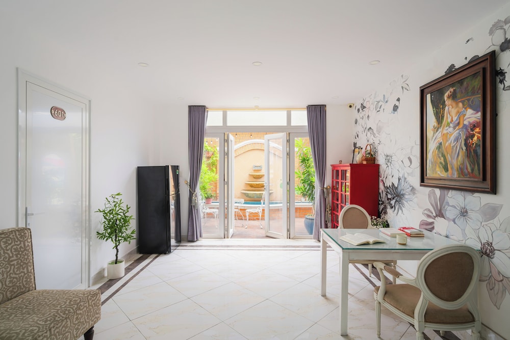 Grace Apartment 3 28/50