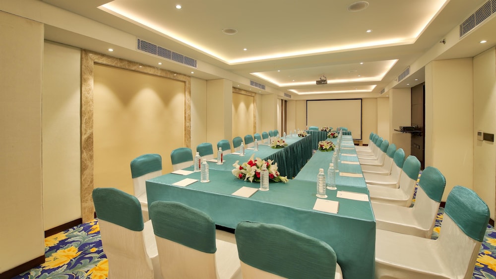 Golden Tulip Essential Jaipur 36/43