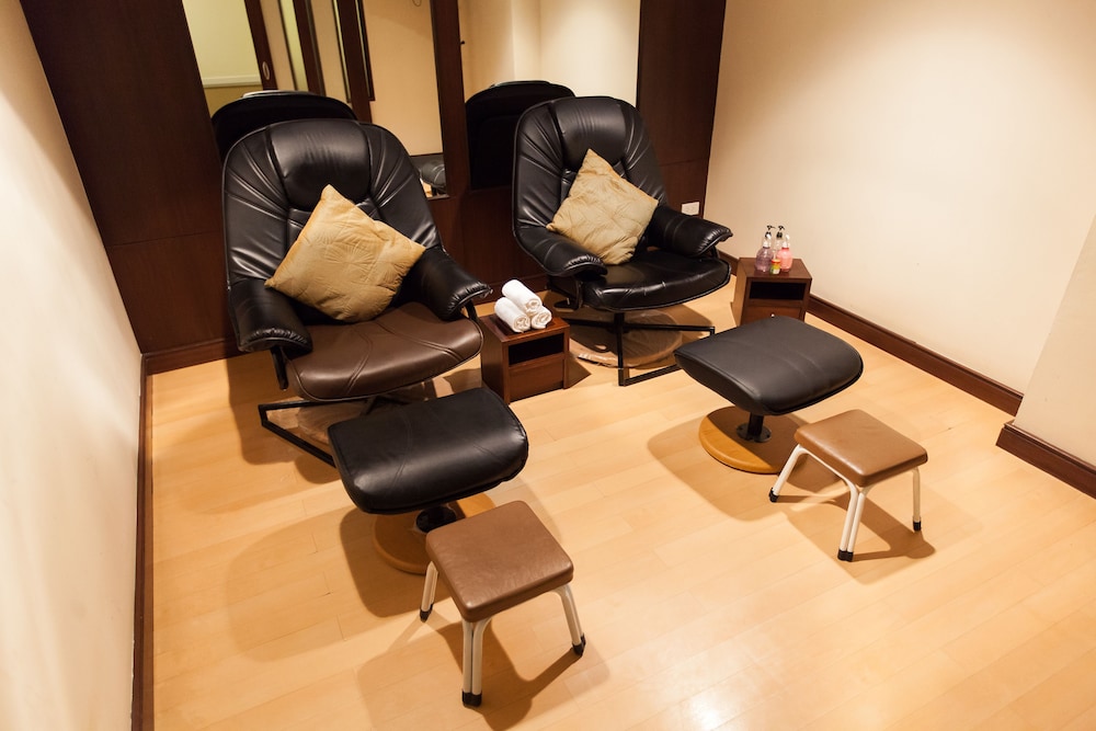 New Season Square Hotel 32/39