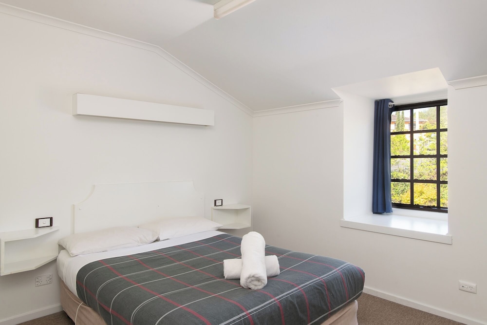 Village Family Motor Inn 47/47