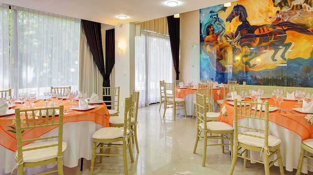 restaurant cafeteria