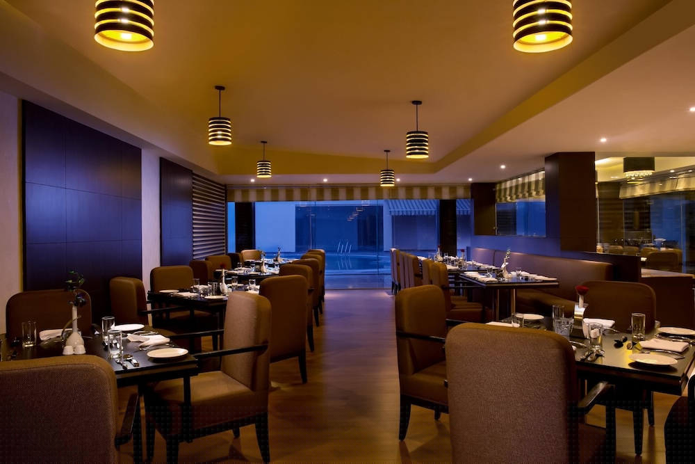 GOLDEN TULIP BHIWADI 29/33