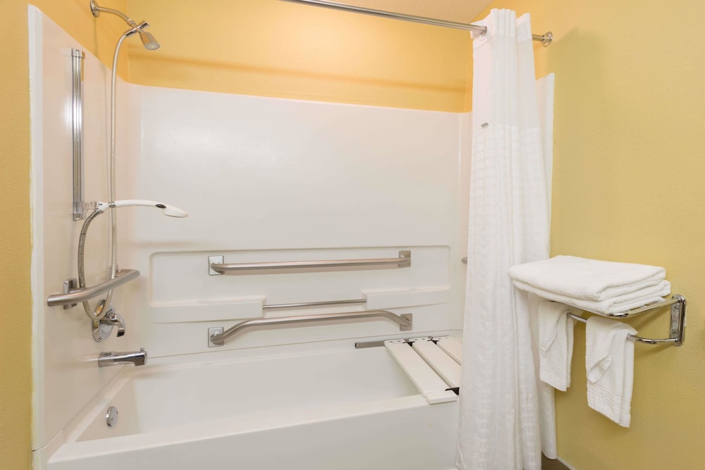 Microtel Inn Suites By Wyndham Hillsborough 9/25
