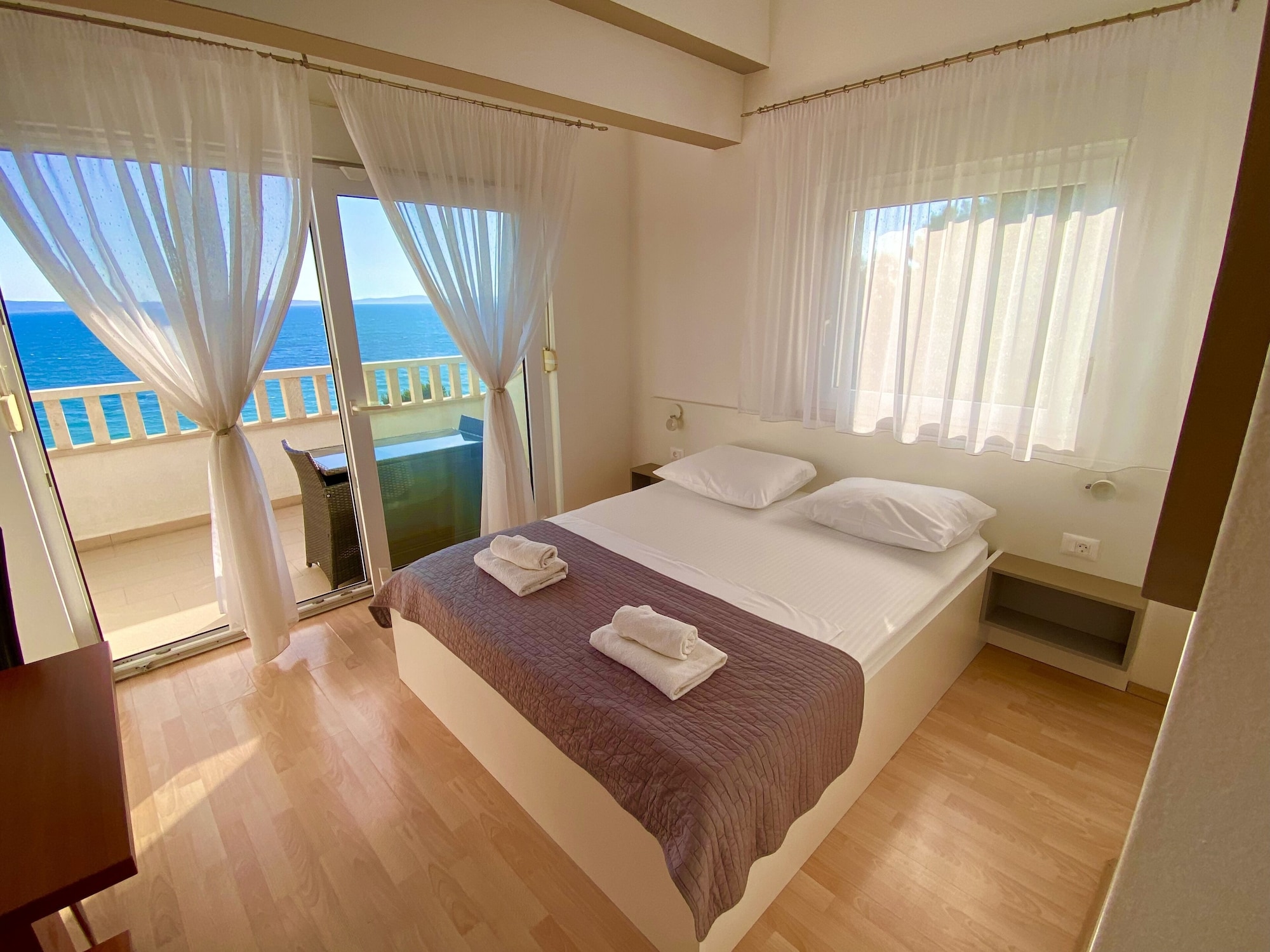 Classic, Queen Bed, Terrace