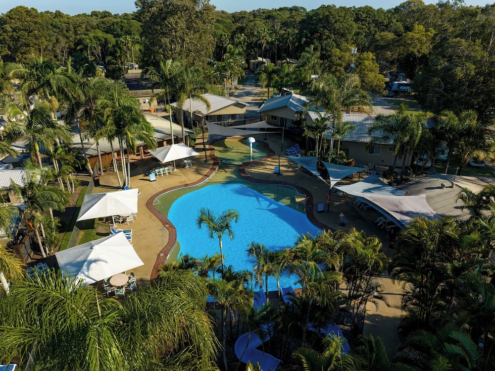 BLUE DOLPHIN HOLIDAY RESORT 41/50