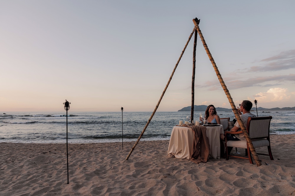 Cala Luna Boutique Hotel and Villas 82/86