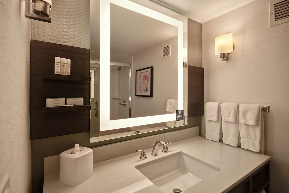 Hilton Garden Inn Detroit Metro Airport 7/45