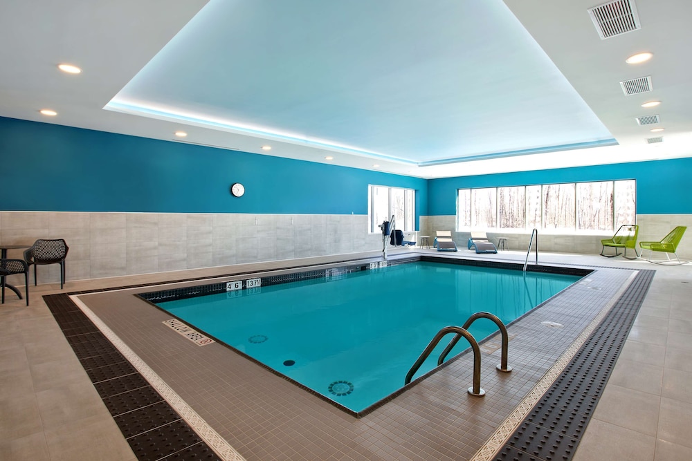 Hampton Inn Suites Ottawa West Ontario Canada 25/52
