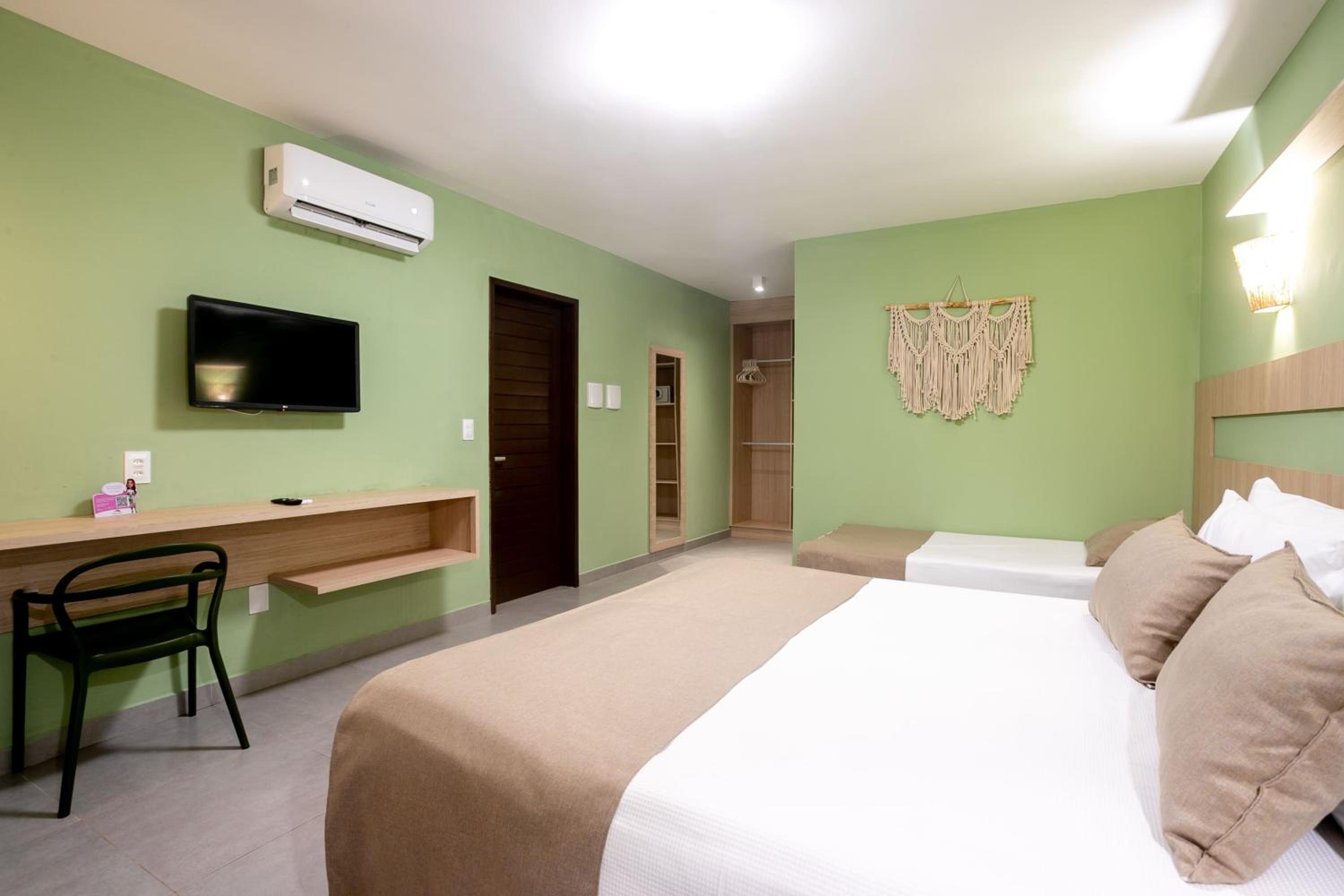 Room, Queen Bed, Partial Sea View