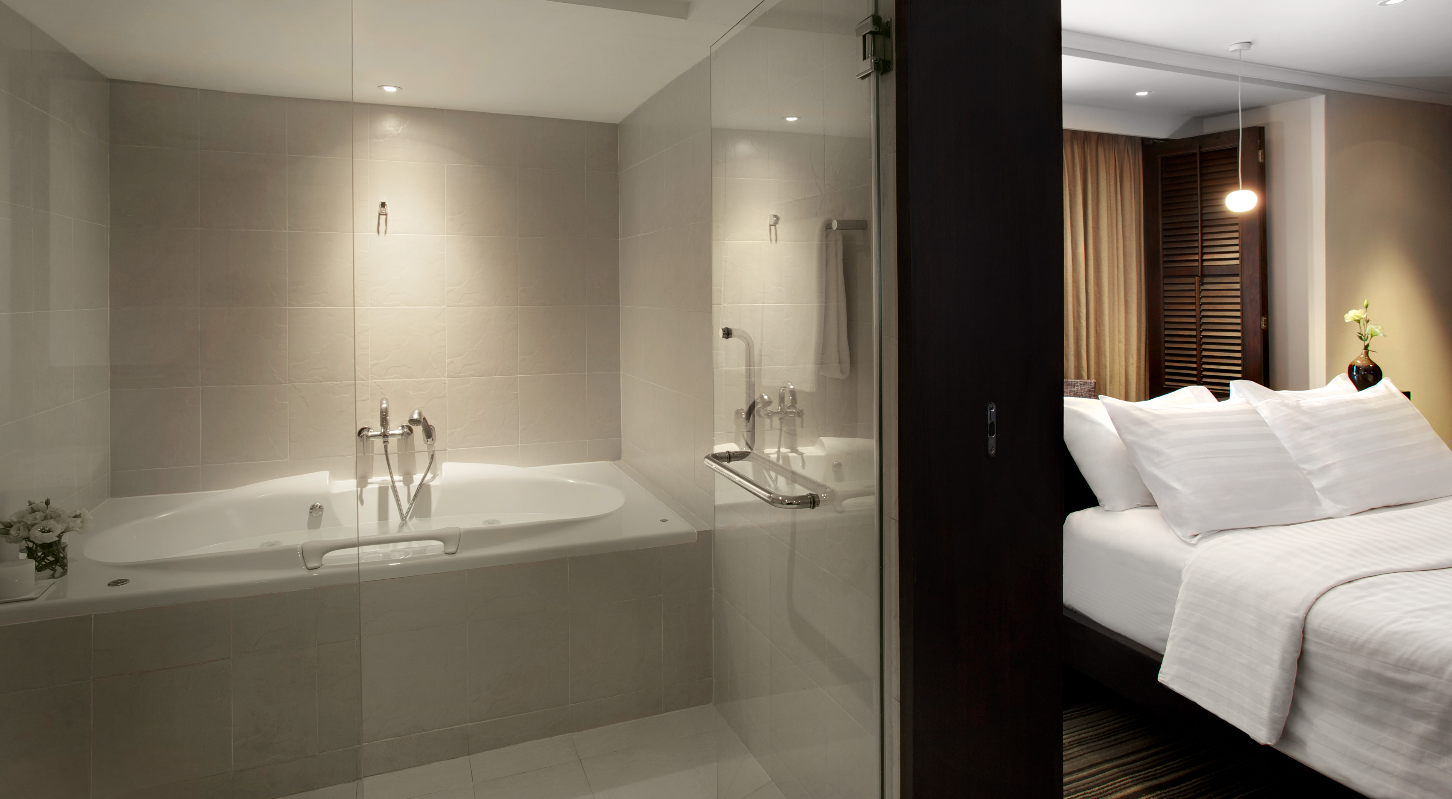 جناح بسرير كينج بجاكوزي، S 15 Sukhumvit 2/2
