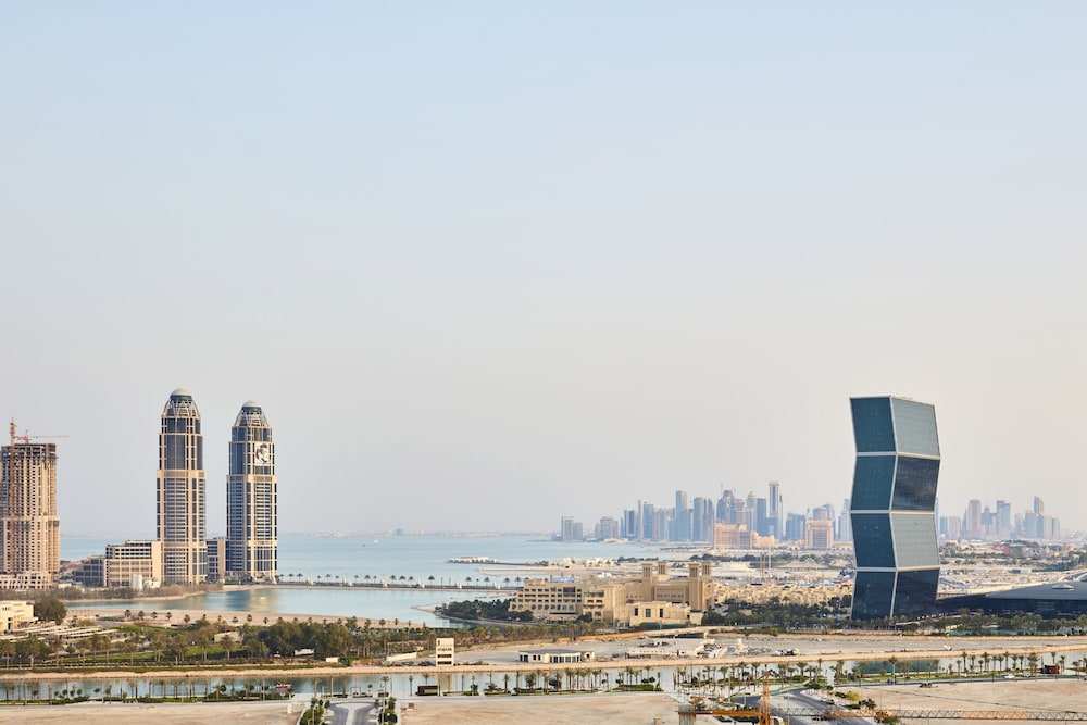 Staybridge Suites Doha Lusail 21/56