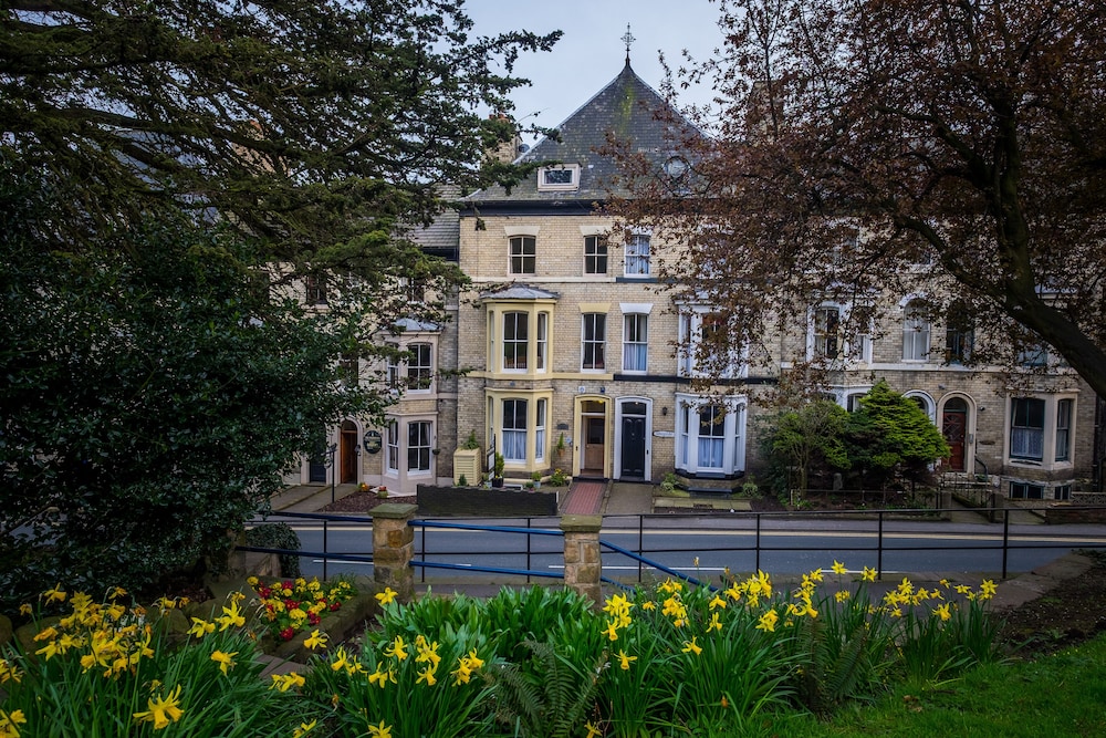 Broomfield House 3/50
