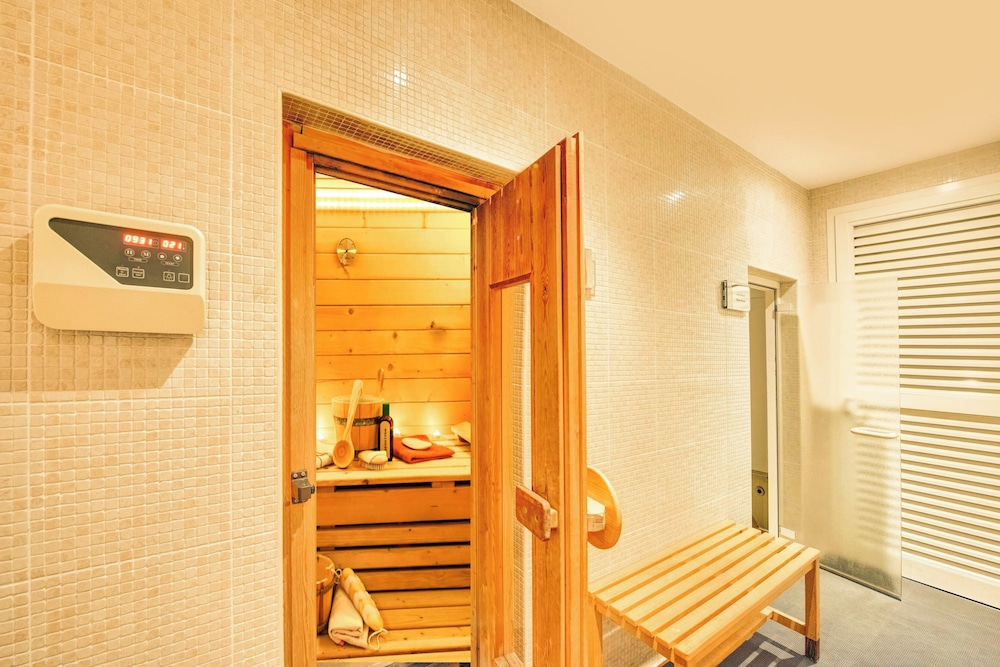 swimming pool spa