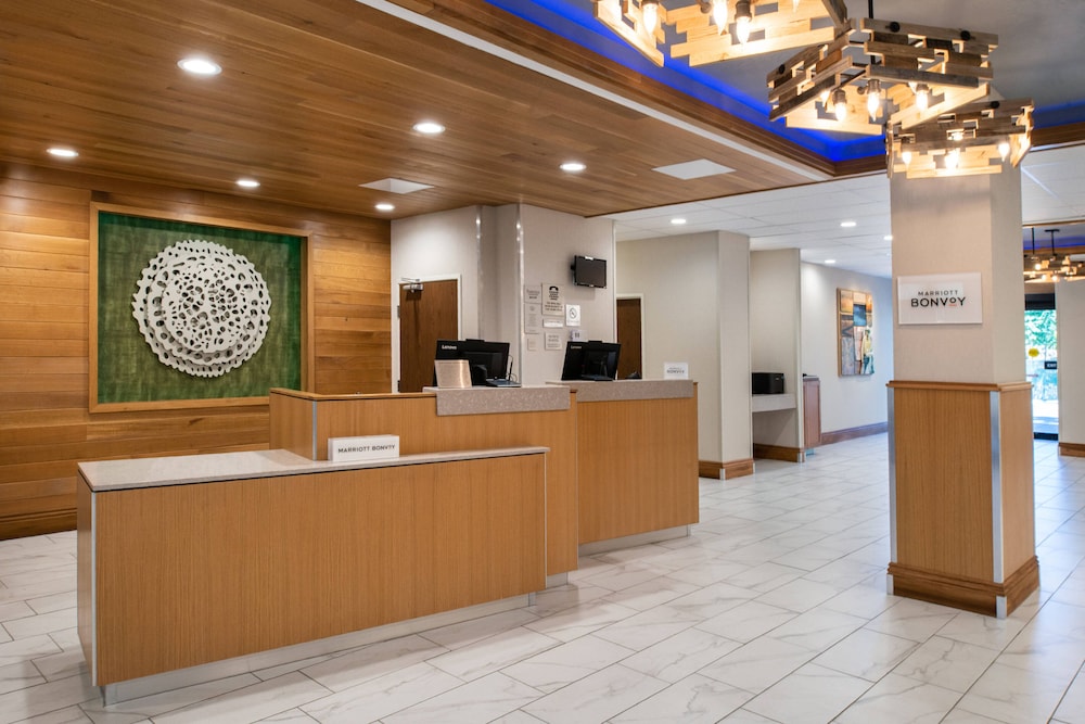 Lobby at Fairfield Inn and Suites by Marriott Bakersfield Central, BAKERSFIELD - CA