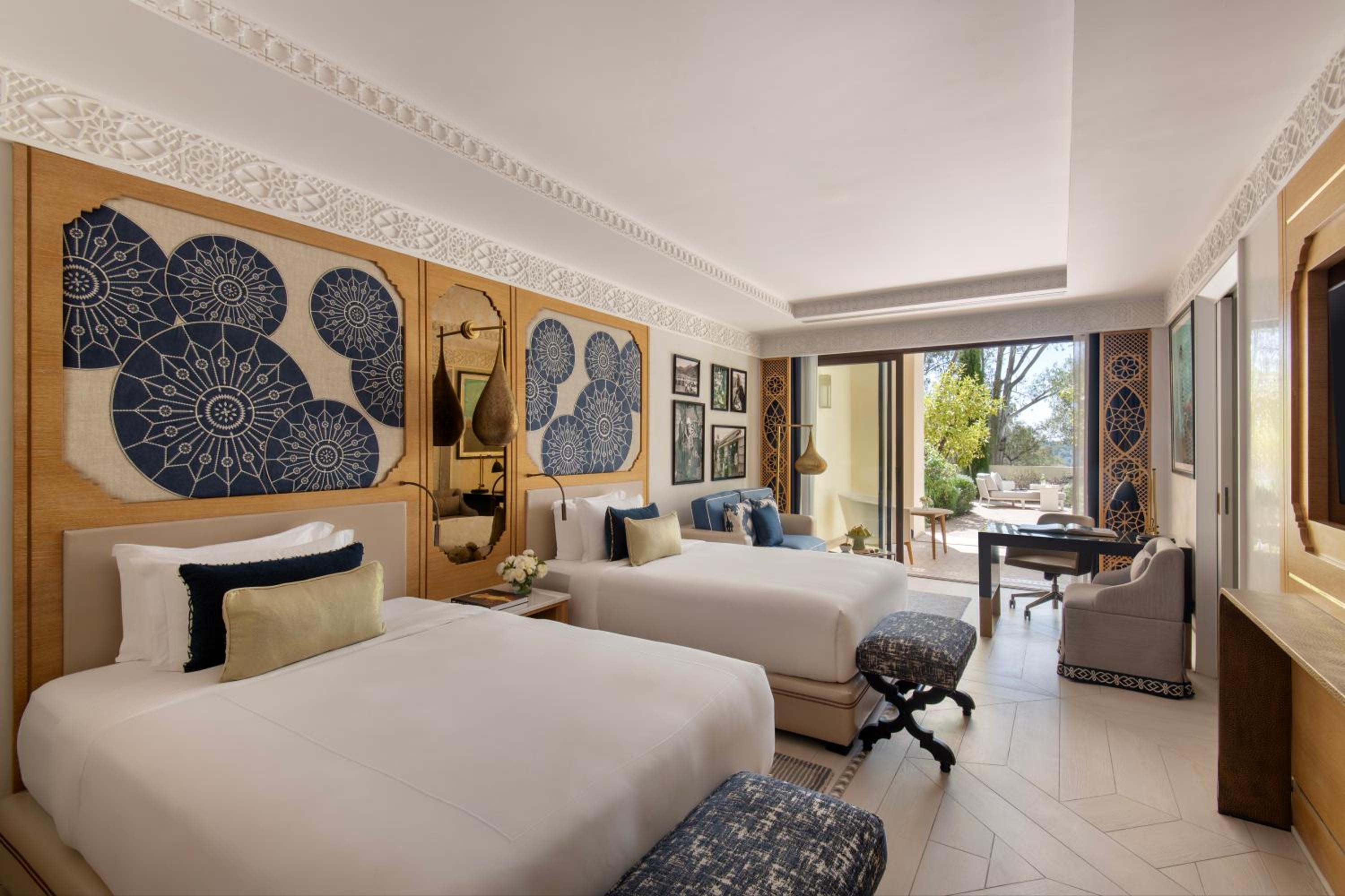 SIGNATURE, TWIN BEDS, PRIVATE GARDEN