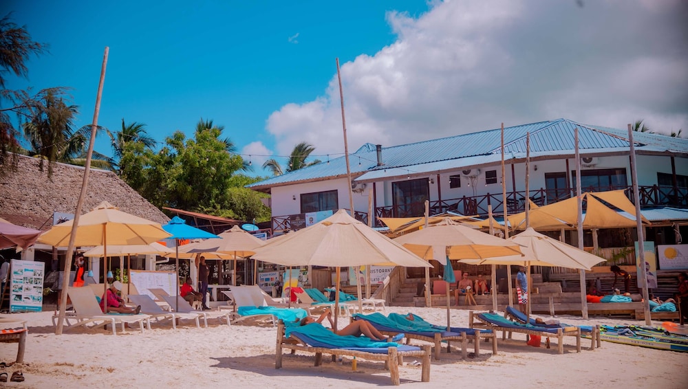 Baraka Beach Bungalows 14/34