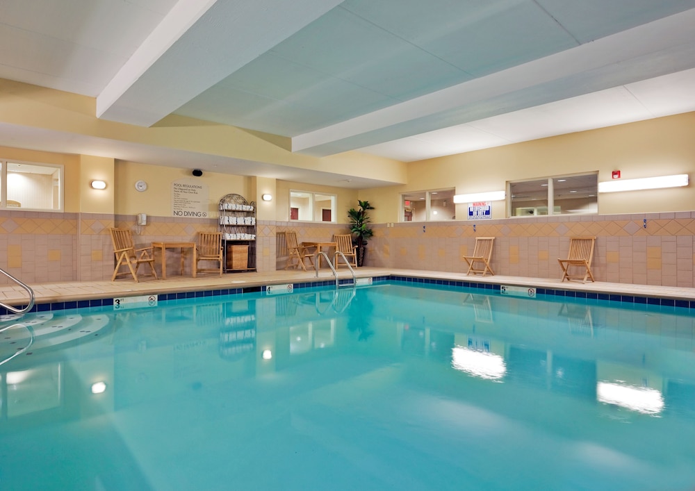 Holiday Inn Express Hotel Suites Harriman 3/53