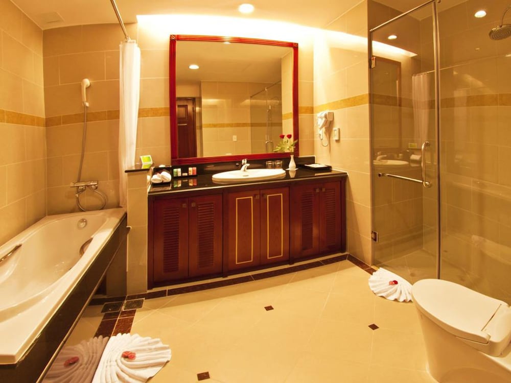 Tan Son Nhat Saigon Hotel 12/67