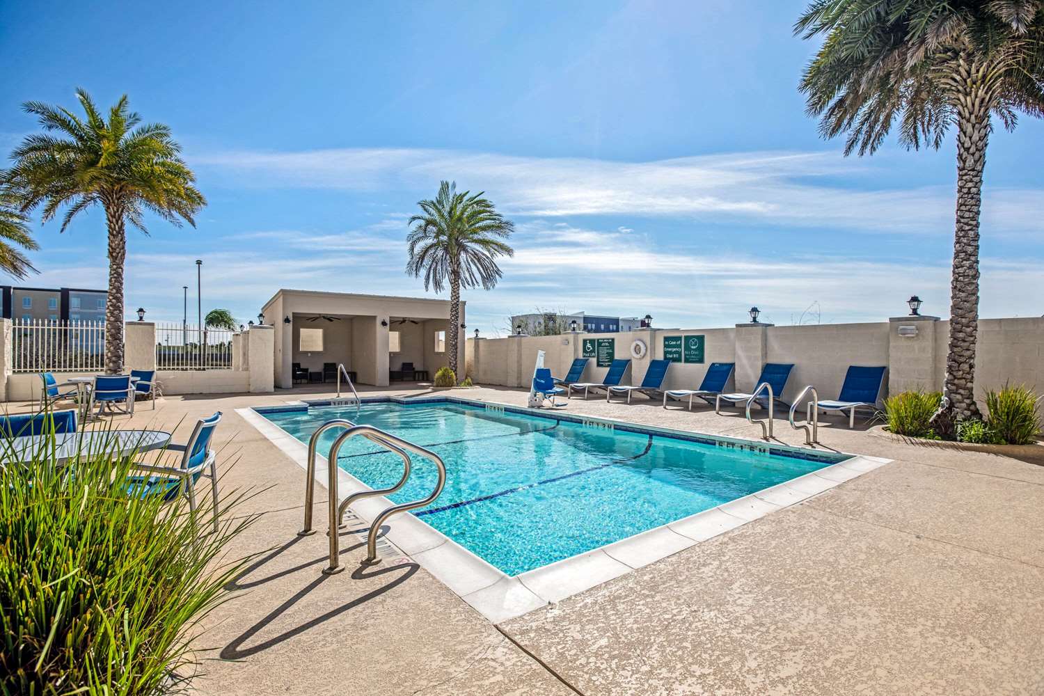 La Quinta Inn & Suites by Wyndham Corpus Christi - Portland 39/43