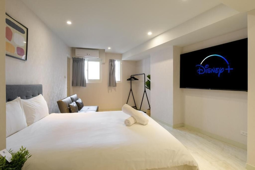 Deluxe, Queen Bed