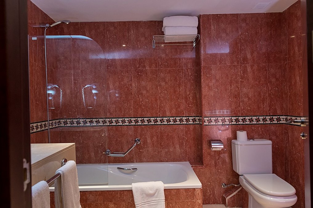 Hotel Palacio de Valderrabanos 76/78