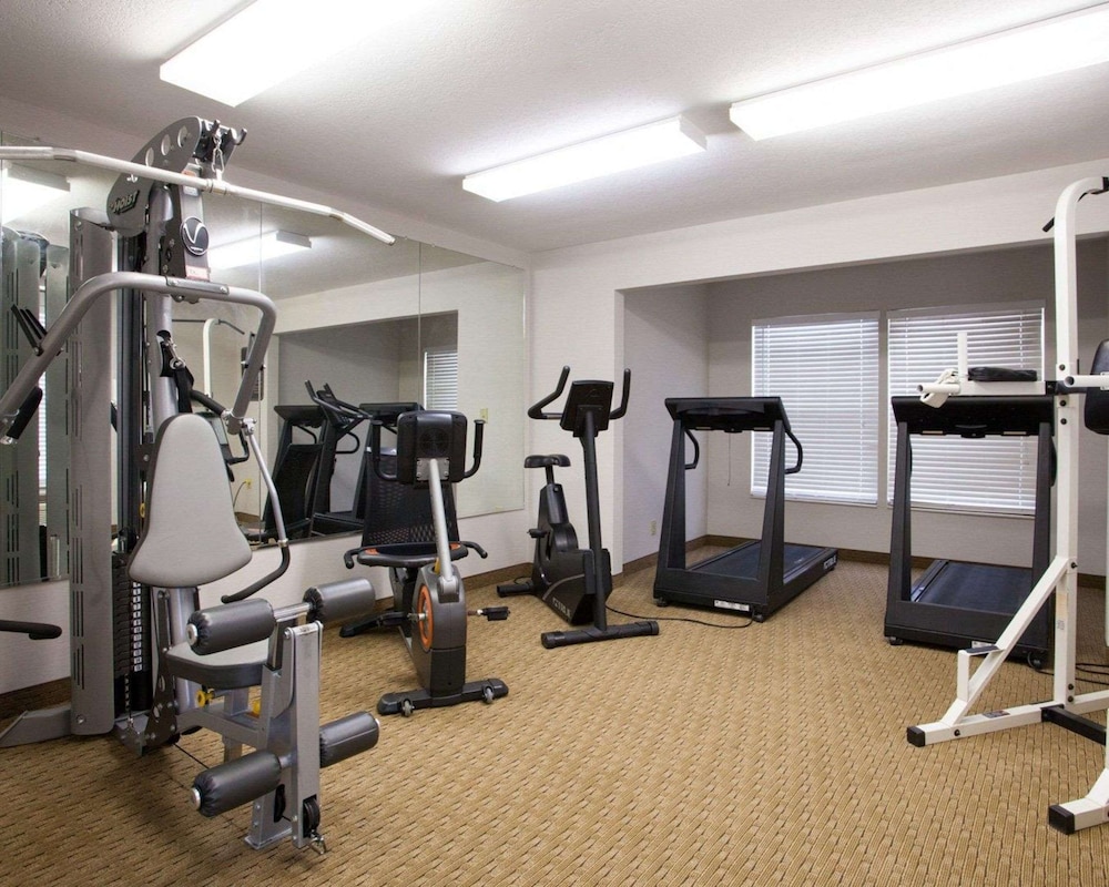 Quality Inn & Suites I-40 East 41/59
