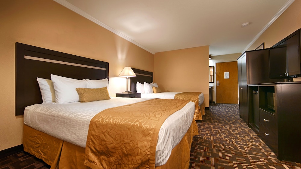 Best Western Plus Inn Of Hayward 9/40