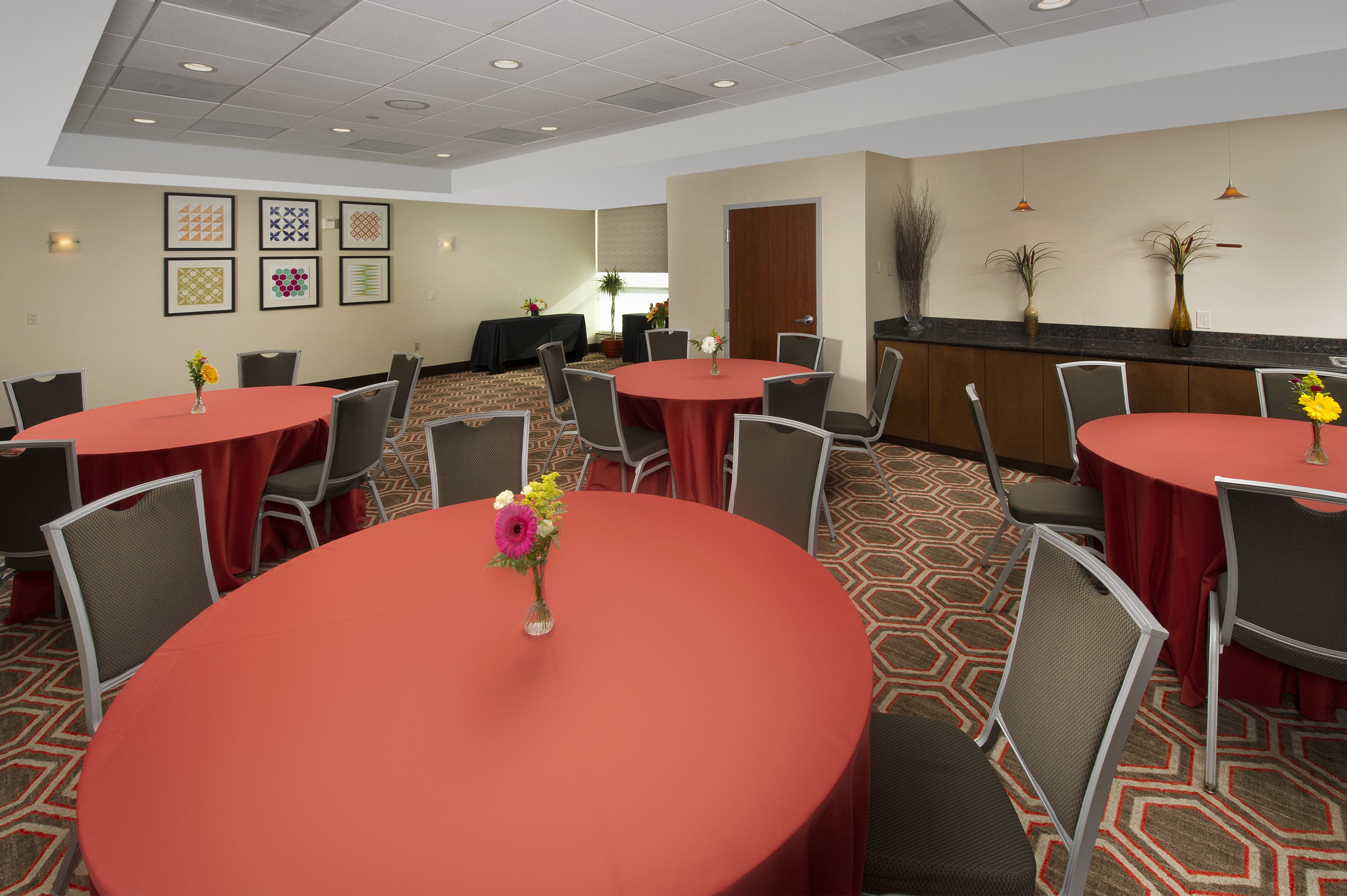 Holiday Inn Express Baltimore At the Stadiums 40/55