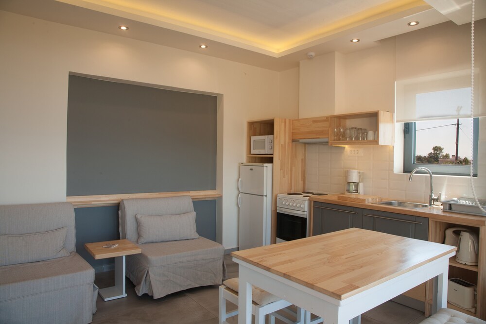 Artemis Village Apartments &amp; Studios 20/50