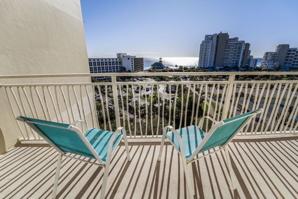 Luau Resort by Panhandle Getaways 28/50