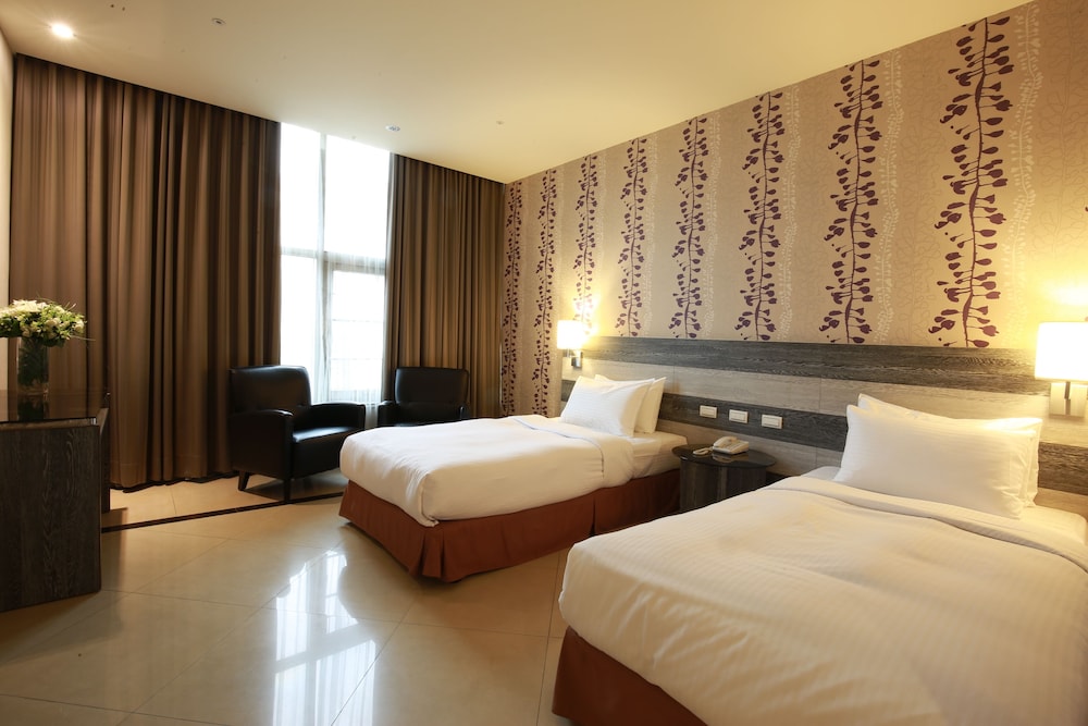 Highness Hotel 14/34