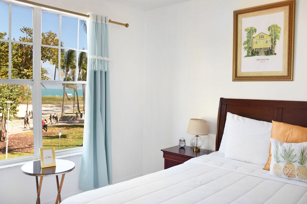 Beach Park Hotel 24/50