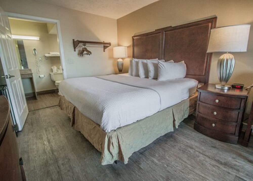 Days Inn by Wyndham Fort Walton Beach 11/34