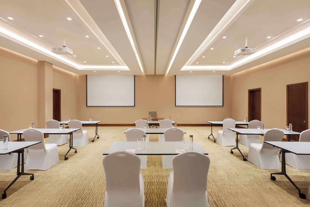 Radisson Hotel Muscat Panorama 56/70