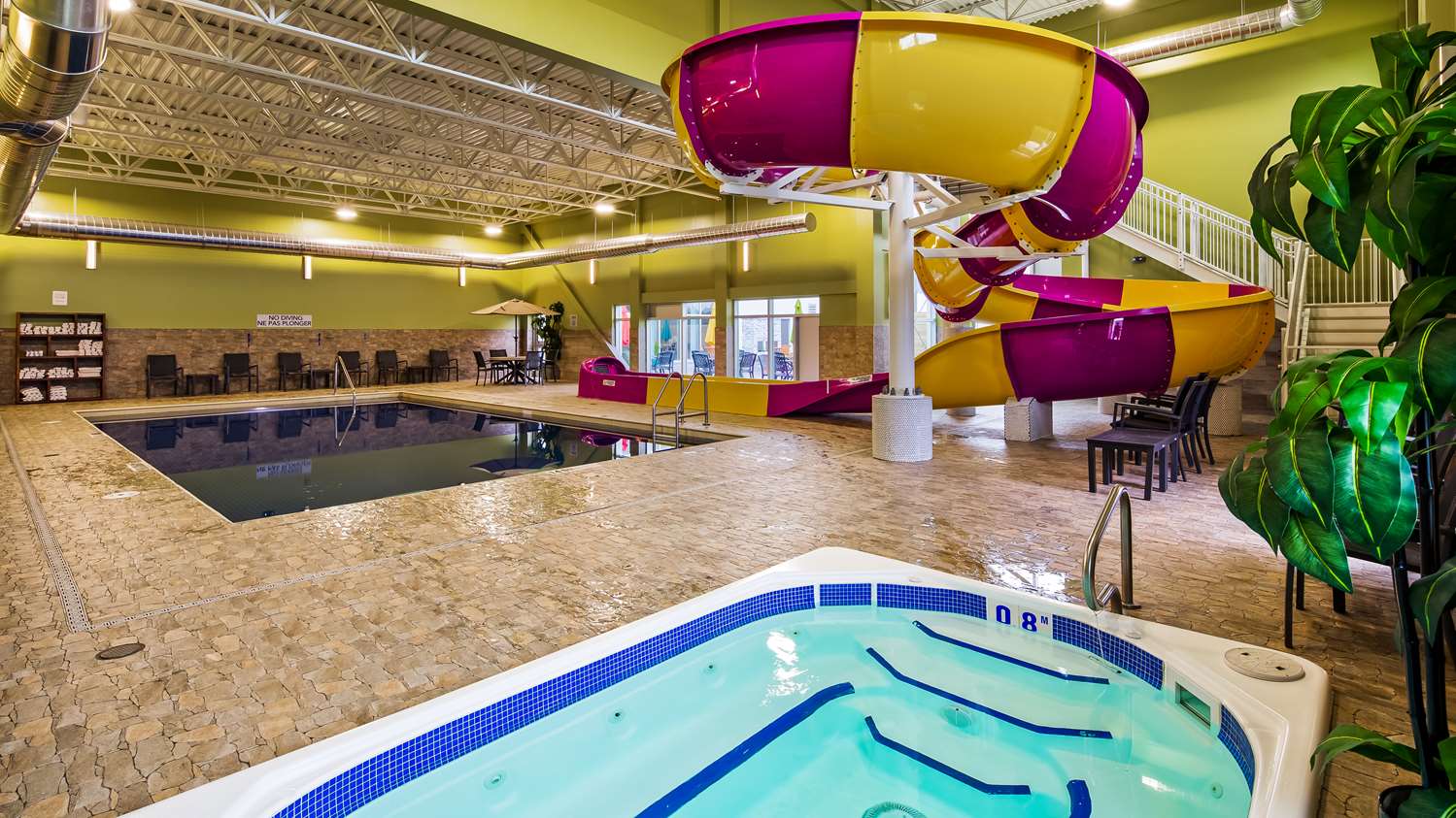 Best Western Plus St. John s Airport Hotel and Suites 24/36