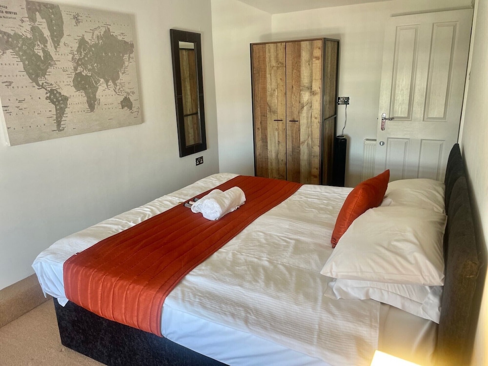Beach House 3 Bed Penthouse Apartment 12/50