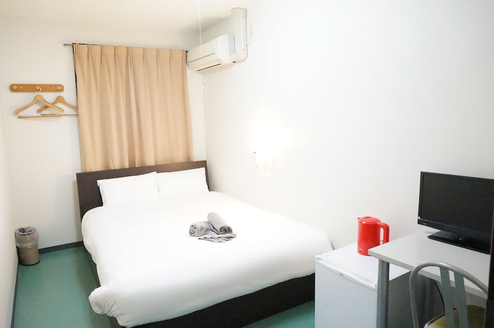 Shin-Imamiya Hotel 23/67
