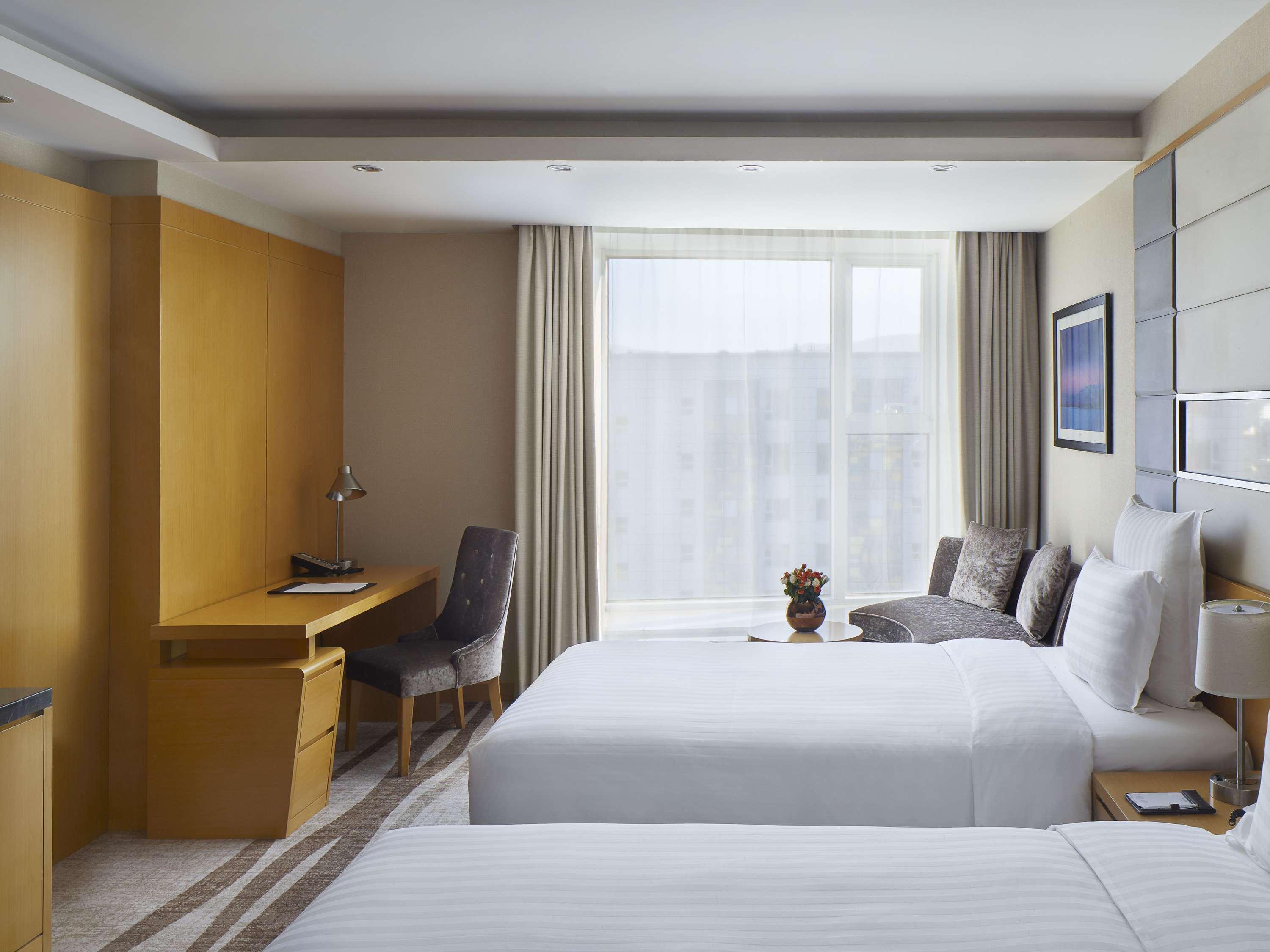 غرفة قياسية بسريرين منفصلين، Novotel Ulaanbaatar 2/6