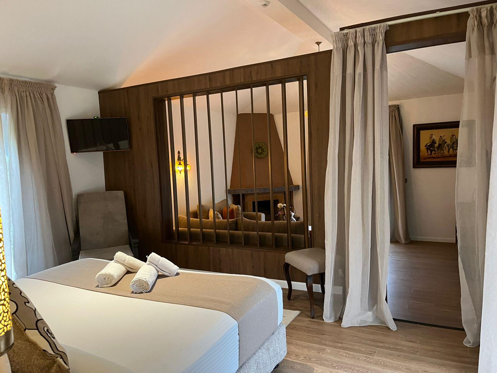 Suite, Bungalow, King Bed