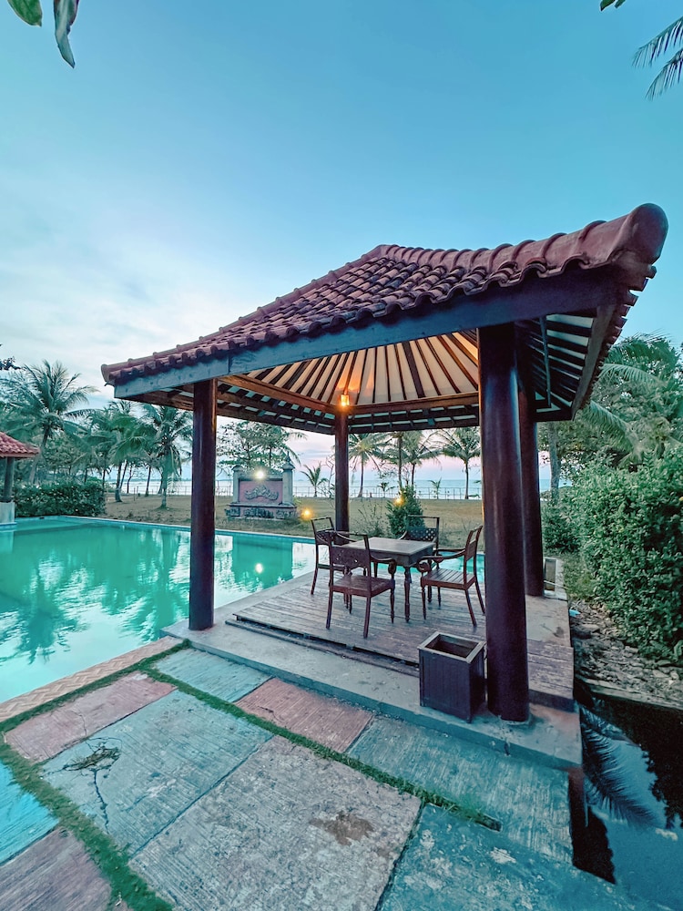 Lorin Beach Resort Belitung 32/50