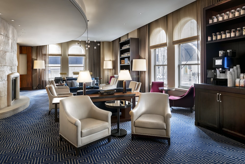 Hotel AKA Back Bay (ex. Loews Boston Hotel) 33/58