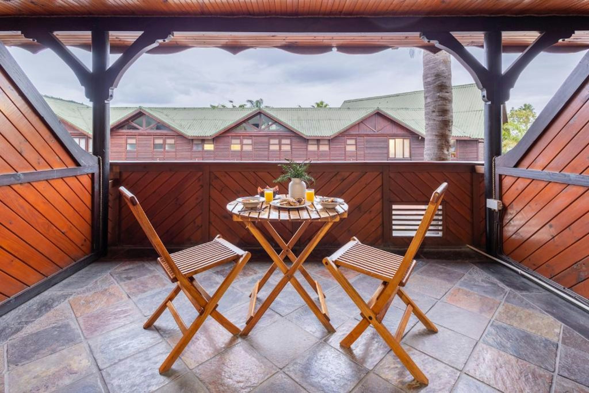 Knysna Log Inn 2/25